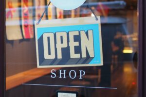 Read more about the article The 7 Signs It’s Time to Move Your Business Out of The Garage